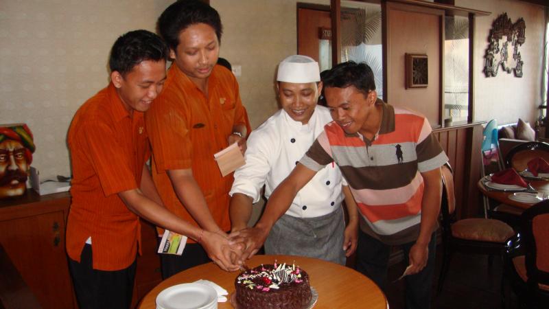 Birth Day Staff, bali indian restaurant, indian food restaurant in bali